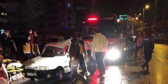 Kırıkkale'de kayganlaşan yolda kaza.  Otomobile sıkışan kadın sürücüyü itfaiye çıkardı