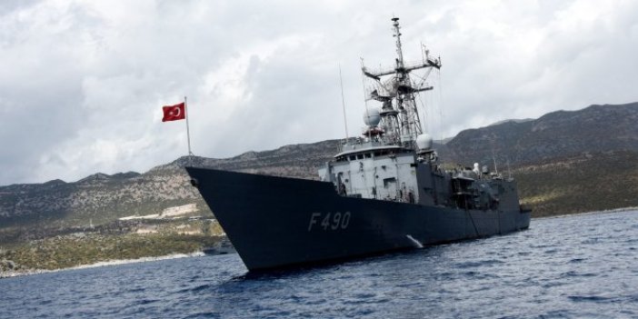 Türk savaş gemileri Akdeniz'de tetikte bekliyor
