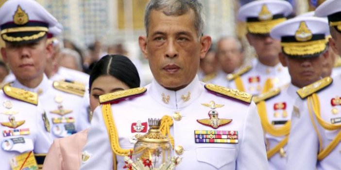 Tayland Kralı Vajiralongkorn karantinada