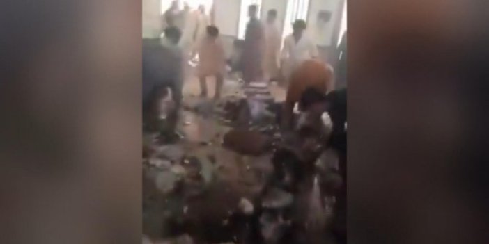 Pakistan'da medresede Kur'an-ı Kerim okuyan öğrencilere bombalı saldırı. Çok sayıda ölü ve yaralı var