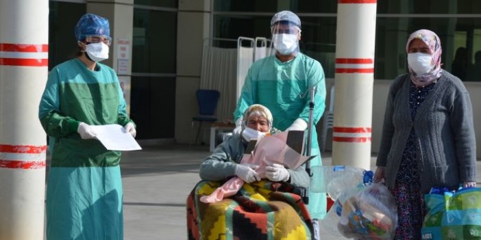 92 yaşındaki Habibe Dönertaş 14 günde koronayı yendi. Önemli bir uyarı yaptı