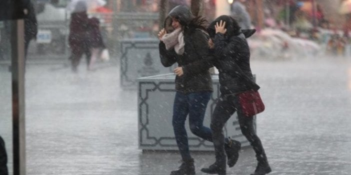 Meteoroloji uyarı üstüne uyarı yaptı. Fırtına, yağmur, sel, hortum, dolu geliyor