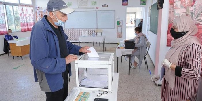 Cezayir'de anayasa değişikliği referandumu sonuçları açıklandı