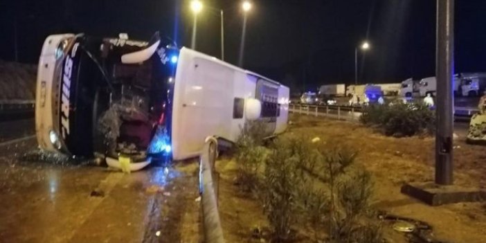 Yolcu otobüsü devrildi: 12 yaralı