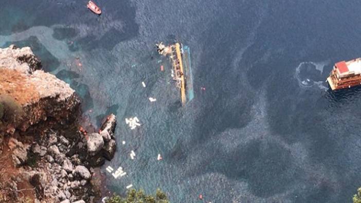 Alanya'da tur teknesi battı