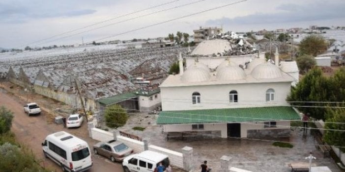 Kumluca'daki şiddetli yağış ve fırtınanın zararı belli oldu