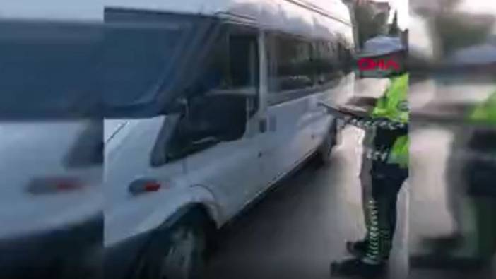 15 kişilik minibüsten çıkan yolcu sayısı polisleri bile şaşkına çevirdi