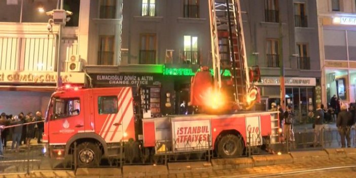 İstanbul'da 9 katlı otelde yangın. Müşteriler tahliye ediliyor