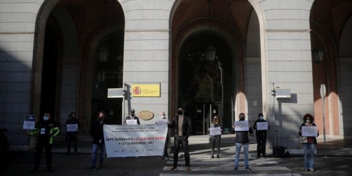 İspanya'da korona virüs önlemleri protesto edildi