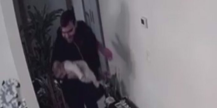 Bir eliyle çocuğunu tuttu, diğeriyle kadını öldüresiye dövdü. Vicdansız adamdan kan donduran tehdit. Dayak anı kamerada