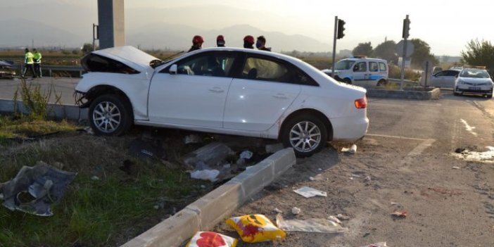 Manisa'da iki otomobil çarpıştı: 7 yaralı
