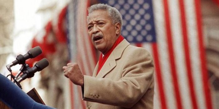 New York'un ilk siyahi belediye başkanı Dinkins hayatını kaybetti