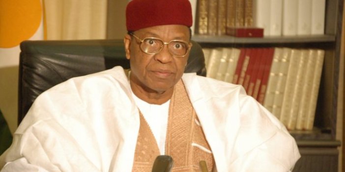 Eski Nijer Cumhurbaşkanı Mamadou hayatını kaybetti