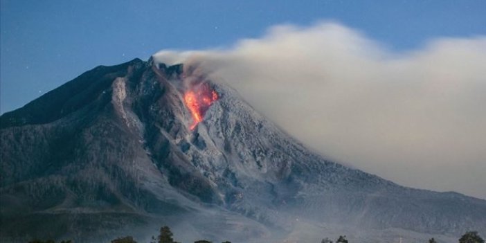 Endonezya'da Ili Lewotolok Yanardağı'nda patlama. Halka uyarı yapıldı