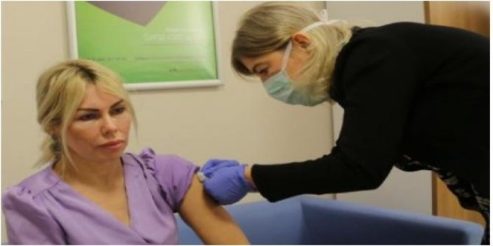 Akdeniz Üniversitesi Rektörü Özlenen Özkan'a ikinci doz aşı yapıldı