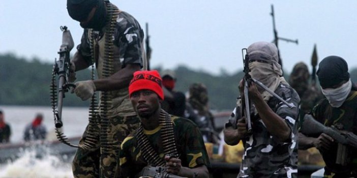 Nijerya'da korsanlar 10 kişiyi kaçırdı