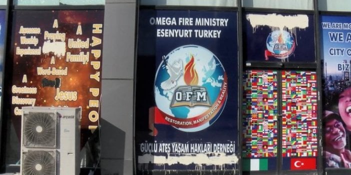 Polis ihbar var diye gitti bakın bu sefer ne çıktı, daha önce de Miss Uganda düzenlenmişti