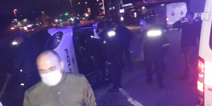 Eyüpsultan'da otomobil polis aracına çarptı: 2'si polis, 3 kişi yara aldı