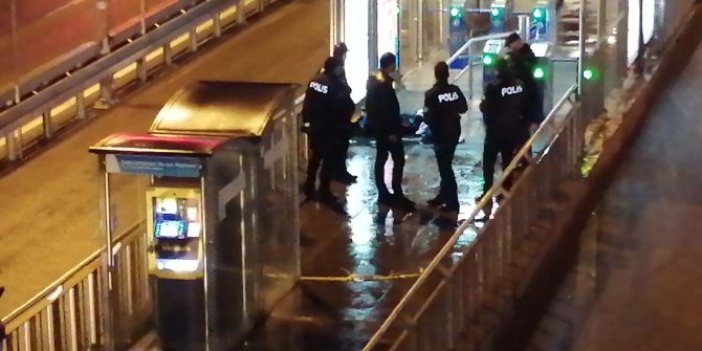 Kısıtlama sonrası metrobüs durağındaki valiz polisi alarma geçirdi