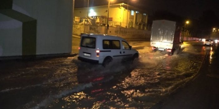 İzmir'de göz gözü görmüyor. Üç gün kuvvetli devam edecek