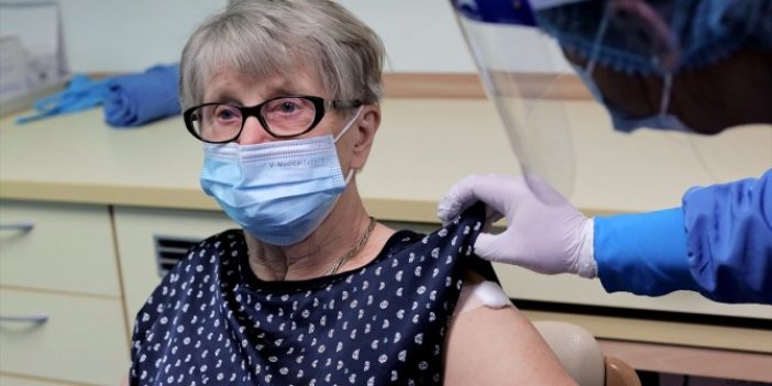 Slovenya'da korona virüs aşısı yapıldı