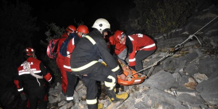 Kaya parçasıyla birlikte uçuruma yuvarlandı