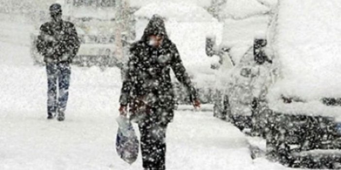 Kar yağışından onlarca kişi hayatını kaybetti