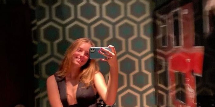 Cem Uzan'ın Alara Koçibey'den olan kızı Paris Uzan'ın pozları sosyal medyanın gündeminde