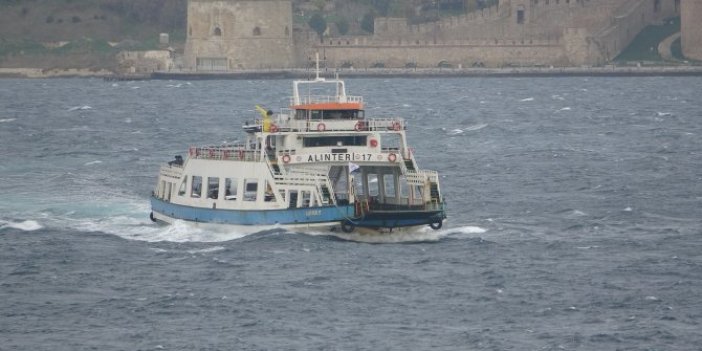 Gökçeada ve Bozcaada'ya feribot seferine fırtına engeli