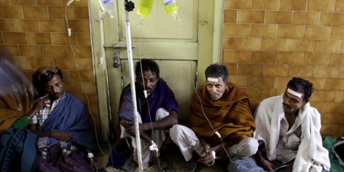 Hindistan'da sahte içki tüketen 11 kişi hayatını kaybetti