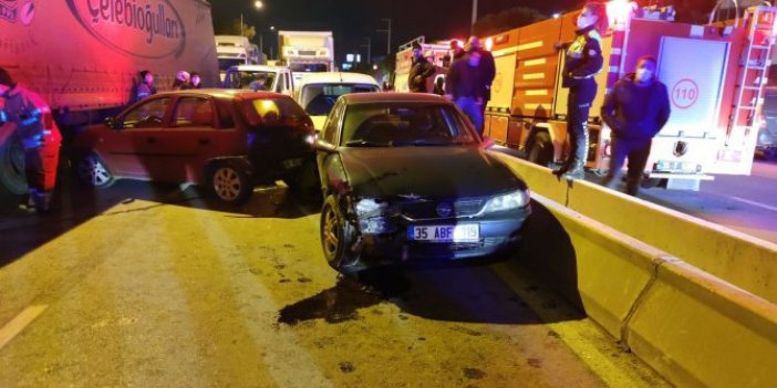 İzmir'de freni boşalan TIR çok sayıda araca çarparak durabildi