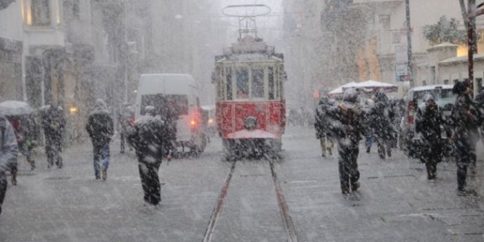 İstanbullular dikkat kar yağışı tekrar geliyor. Meteoroloji uyardı