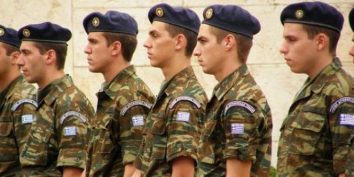Yunanistan'da zorunlu askerlik 9 aydan 1 yıla çıkarılıyor