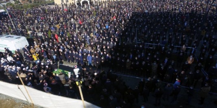 Koronadan ölen hocanın cenazesine binlerce kişi katıldı!