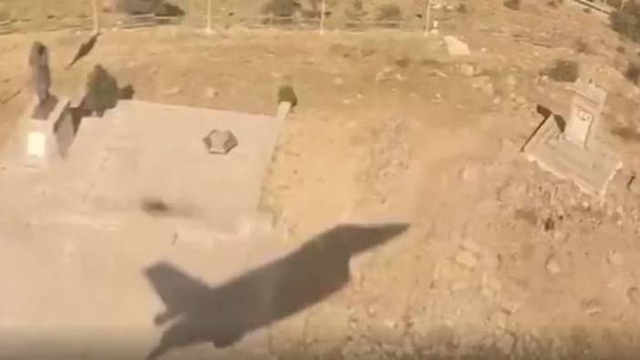 F-16 gölgesi Kocatepe'nin tam üstünde 'On-time' oldu! Kaskında K. Atatürk yazıyordu! Heyt babalar be sizi sevmeyen ölsün