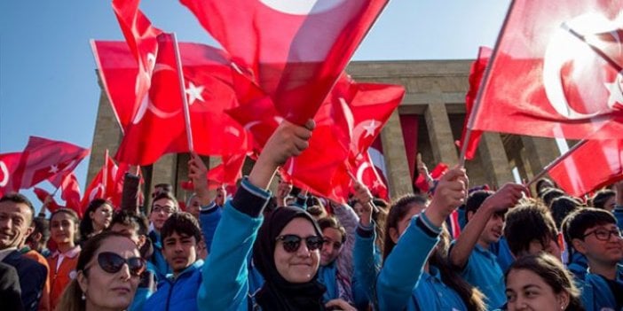 Cumhuriyetin çocukları Ata'larının huzurunda