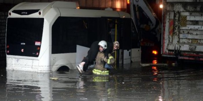 İstanbul yağmura teslim oldu