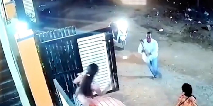 Hindistan'da taciz ettiği kadının evini baltayla bastı. Dehşet anları kamerada