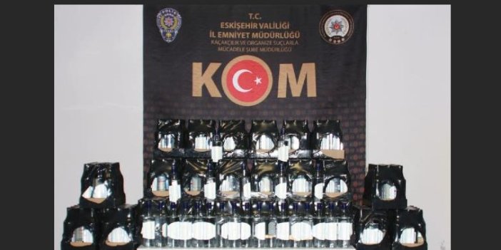 Yüzlerce litre kaçak etil alkol deposuna polis baskını