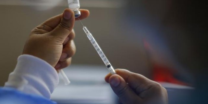 Peru'da ilk aşı bir doktora yapıldı