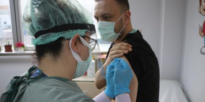 Tokat’ta sağlık çalışanlarına ikinci doz aşı başladı