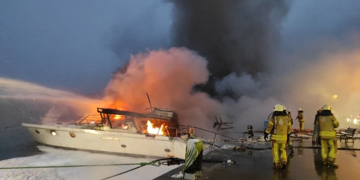 İstanbul'da esrarengiz olay. Bebek sahilinde iki yat alev alev yanarak kül oldu