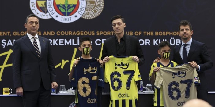 Mesut Özil'in imzaladığı 3 forma 36 bin 50 avroya satıldı