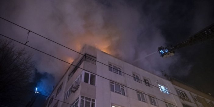 Zeytinburnu'nda 4 katlı binada yangın paniği