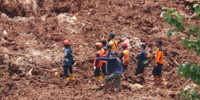 Endonezya'da heyelan felaketi: 10 ölü