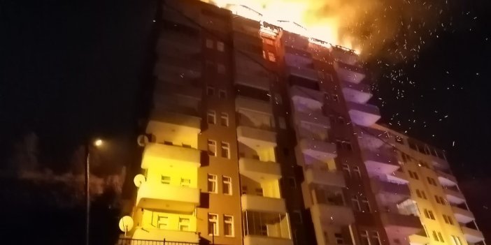 Yangın paniğe yol açtı. 9 katlı binada tahliye
