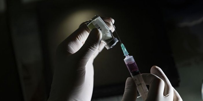 Pfizer-BioNTech aşısındaki kötü haberi İngiliz bilim insanları resmen duyurdu