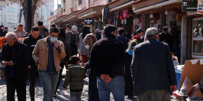 Diyarbakır'da kısıtlamanın ardından park ve bahçelerde yoğunluk