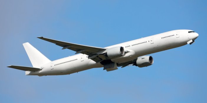 Boeing 777'nin motoru yine arızalandı