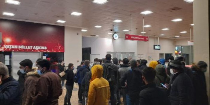 İstanbul'da hırsızlar metro seferlerini durdurdu. İstasyonlarda yığılma yaşandı